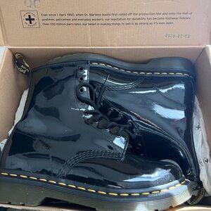 Dr. Martens Air Wair in perfect condition!! Beautiful boot!